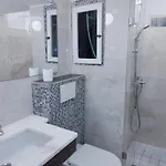 Apartament - Sleeps 4 - Location *