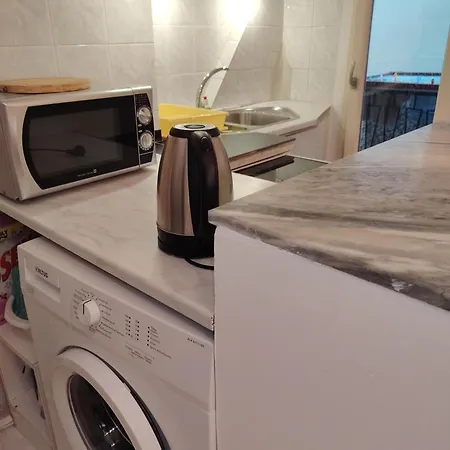 - Sleeps 3 - Balcony - Parking 公寓 塞萨洛尼基