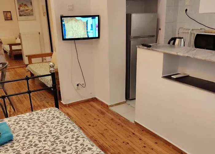 - Sleeps 4 - Location *