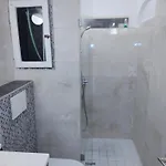 - Sleeps 4 - Location Θεσσαλονίκη