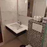 - Sleeps 4 - Location * سالونيك