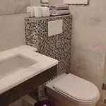 Διαμέρισμα - Sleeps 4 - Location *