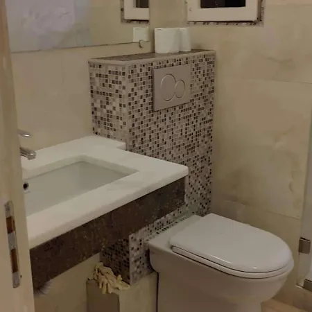 - Sleeps 3 - Balcony - Parking Apartament *