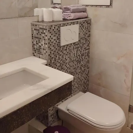 Apartament - Sleeps 3 - Balcony - Parking *