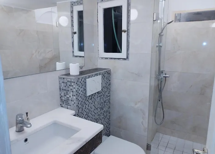 아파트 - Sleeps 4 - Location *