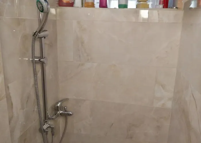 - Sleeps 4 - Location 테살로니키